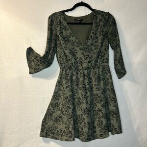 Forever 21 Floral Dress Green and Black Size Small